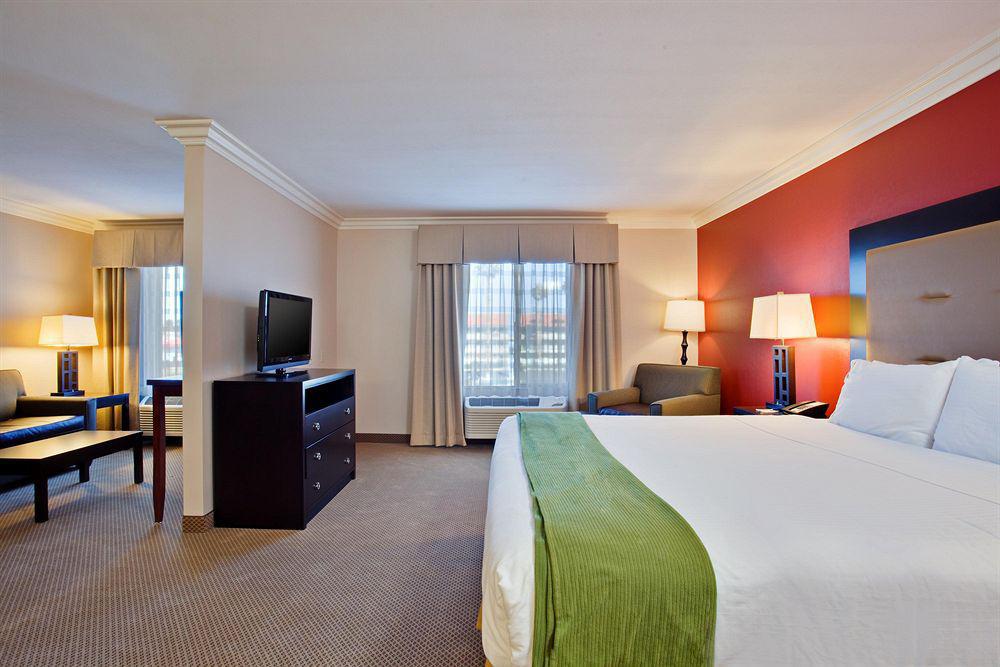 Holiday Inn Express Hotel & Suites Twentynine Palms By Ihg Номер фото